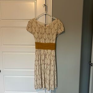 Downeast, size 6, beautiful fall dress.